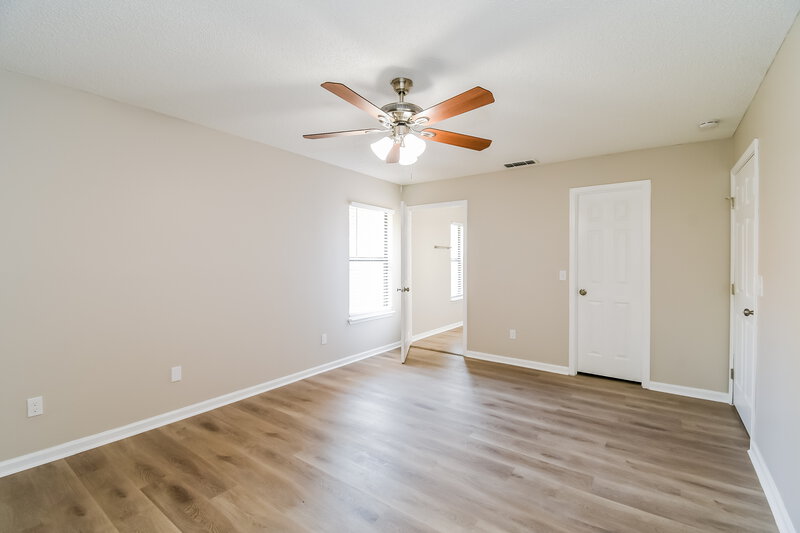 1,825/Mo, 1338 Pawnee St Orange Park, FL 32065 Main Bedroom View