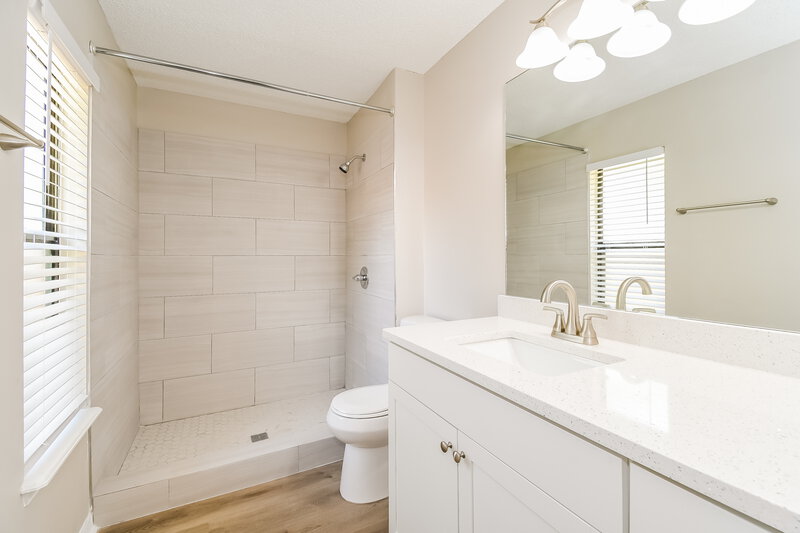 1,825/Mo, 1338 Pawnee St Orange Park, FL 32065 Main Bathroom View