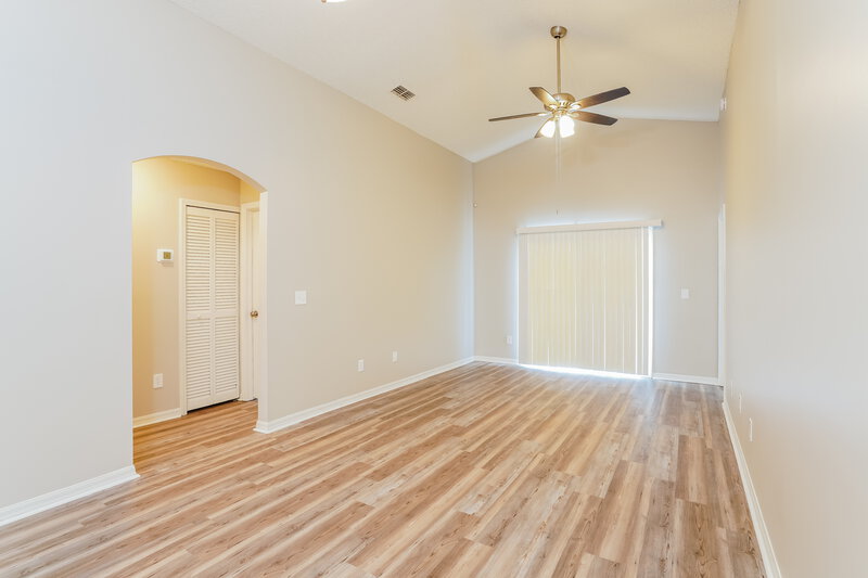 1,750/Mo, 1515 Irishwood Ct Middleburg, FL 32068 Living Room View