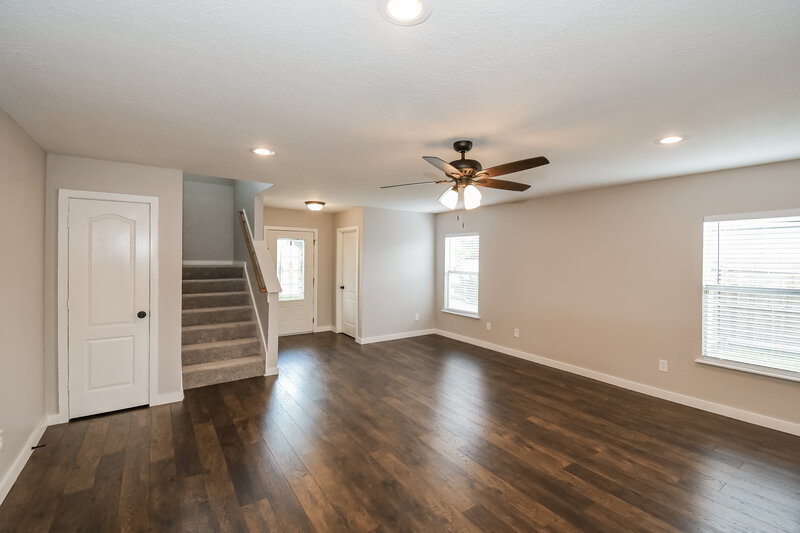 2,130/Mo, 2139 Fresco Dr Middleburg, FL 32068 Living Room View 4