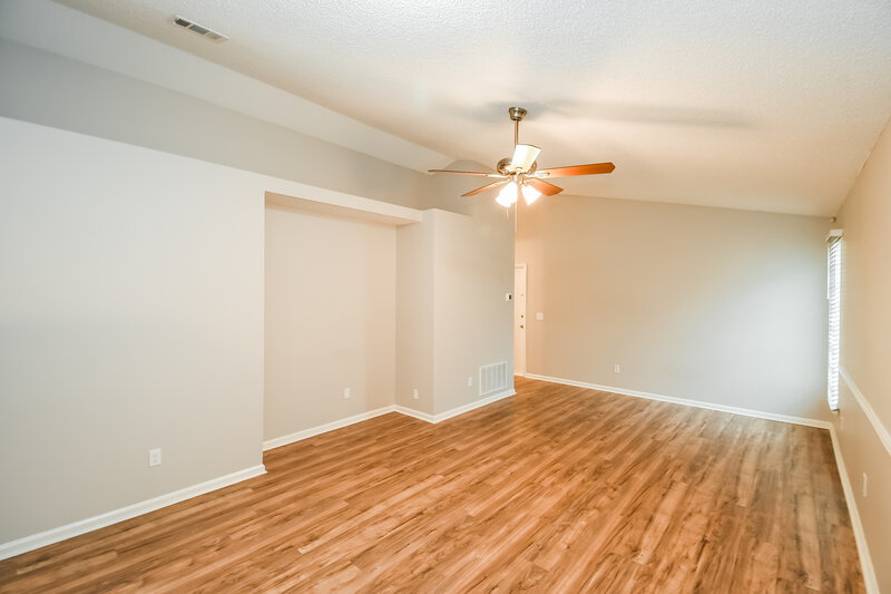 1,555/Mo, 2610 Malibu Cir Orange Park, FL 32065 Living Room View