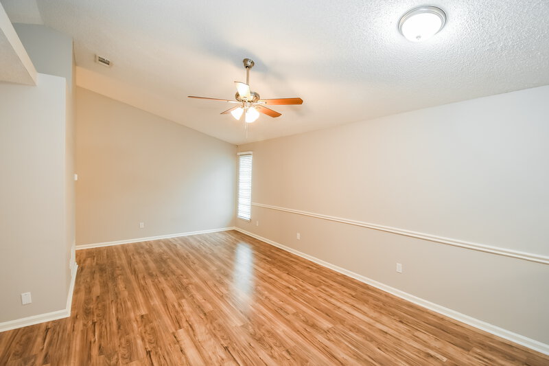 1,555/Mo, 2610 Malibu Cir Orange Park, FL 32065 Living Room View 4