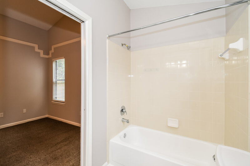 1,555/Mo, 2610 Malibu Cir Orange Park, FL 32065 Bathroom View