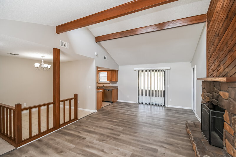 1,585/Mo, 8469 Rampart Rd Jacksonville, FL 32244 Living Room View 3