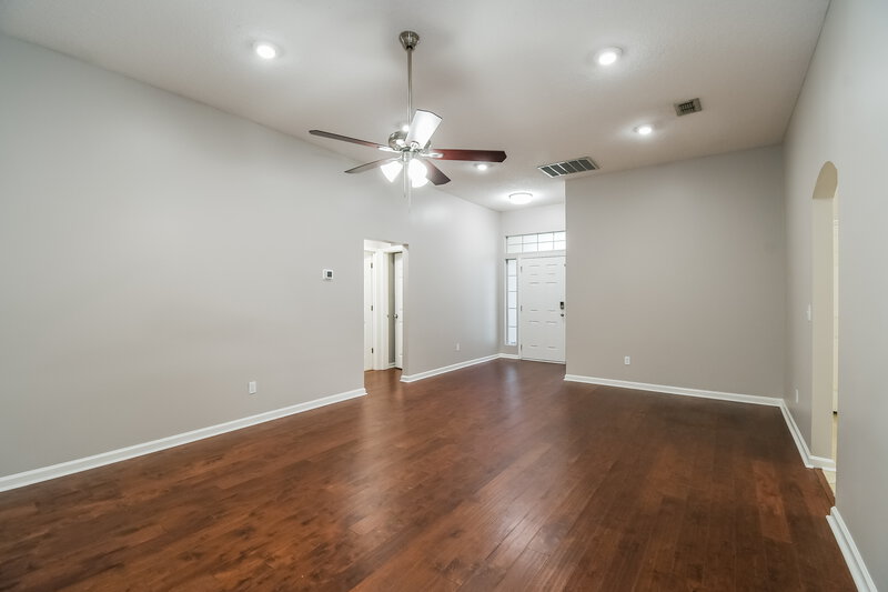 1,820/Mo, 8323 Staplehurst Dr W Jacksonville, FL 32244 Living Room View