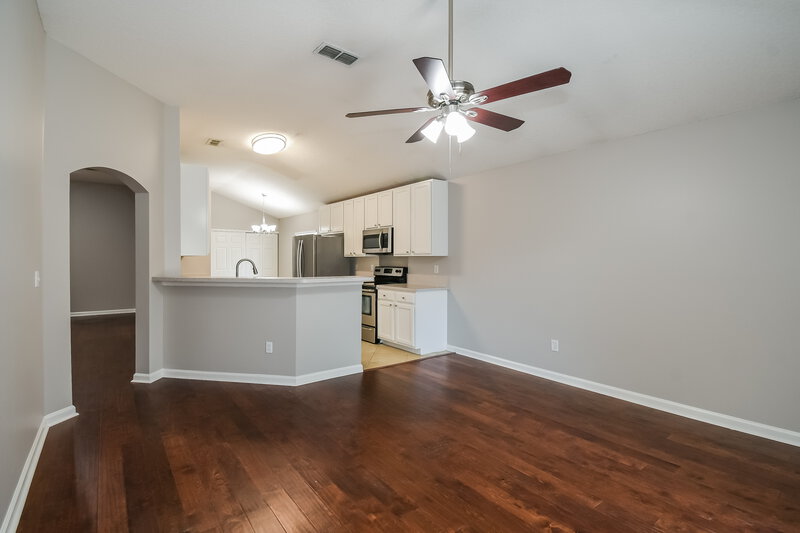 1,820/Mo, 8323 Staplehurst Dr W Jacksonville, FL 32244 Dining Room View 2