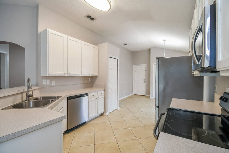 1,820/Mo, 8323 Staplehurst Dr W Jacksonville, FL 32244 Kitchen View 2