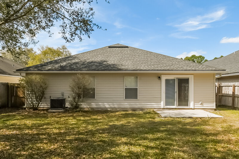 1,820/Mo, 8323 Staplehurst Dr W Jacksonville, FL 32244 Rear View
