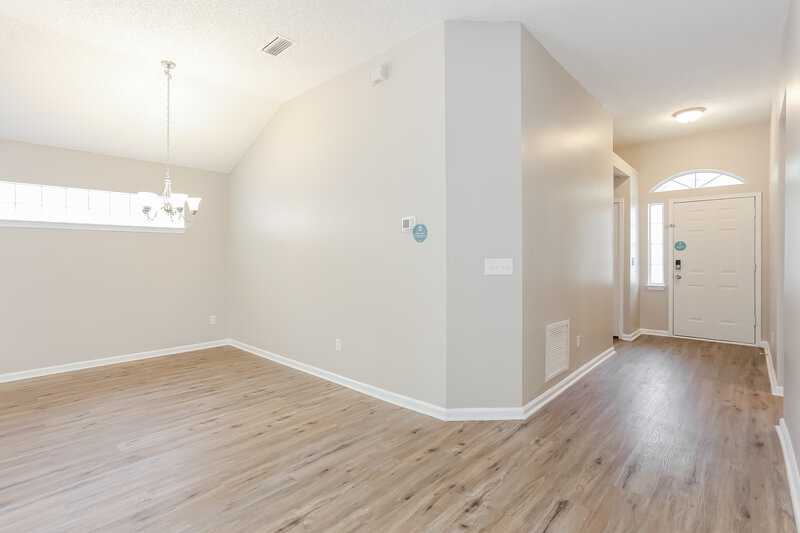 2,000/Mo, 1156 Radis Pl Jacksonville, FL 32225 Dining Room View 2