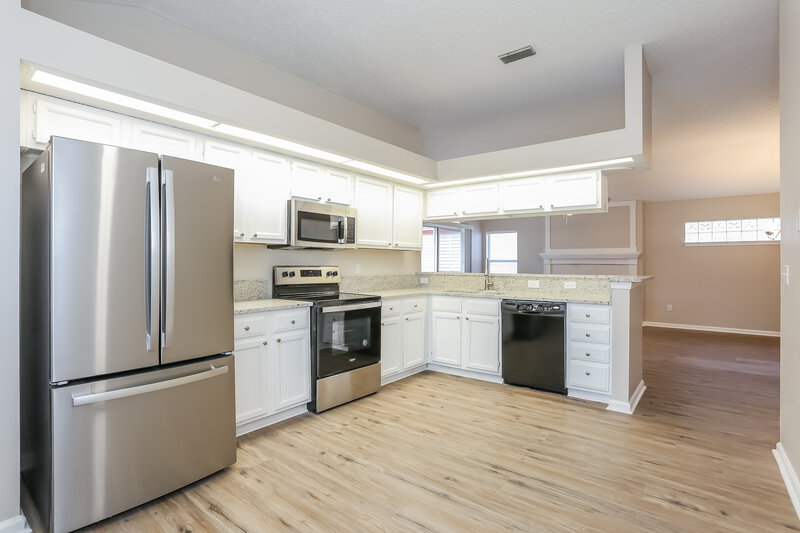 2,000/Mo, 1156 Radis Pl Jacksonville, FL 32225 Kitchen View 2