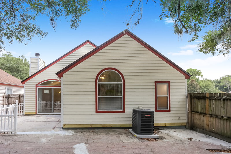 2,000/Mo, 1156 Radis Pl Jacksonville, FL 32225 Rear View