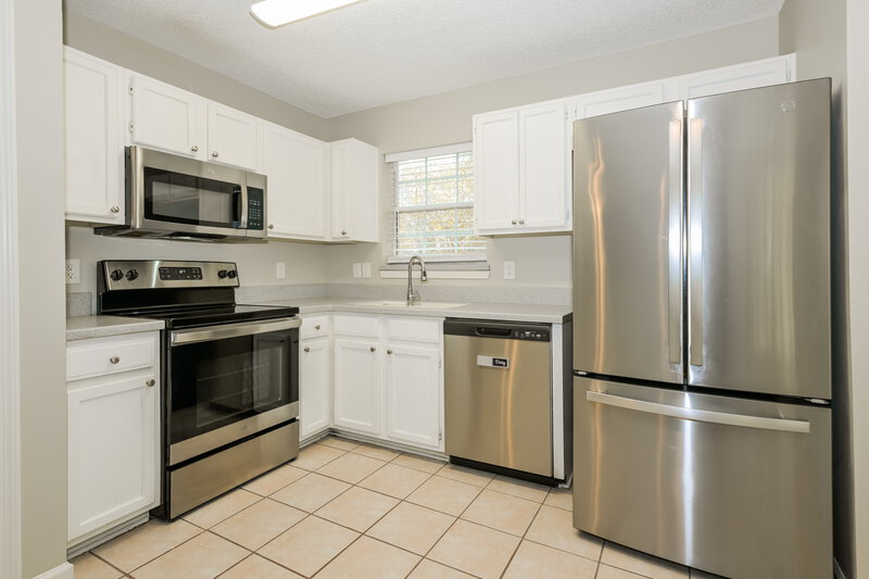 2,230/Mo, 1142 Windy Willows Dr Jacksonville, FL 32225 Kitchen View