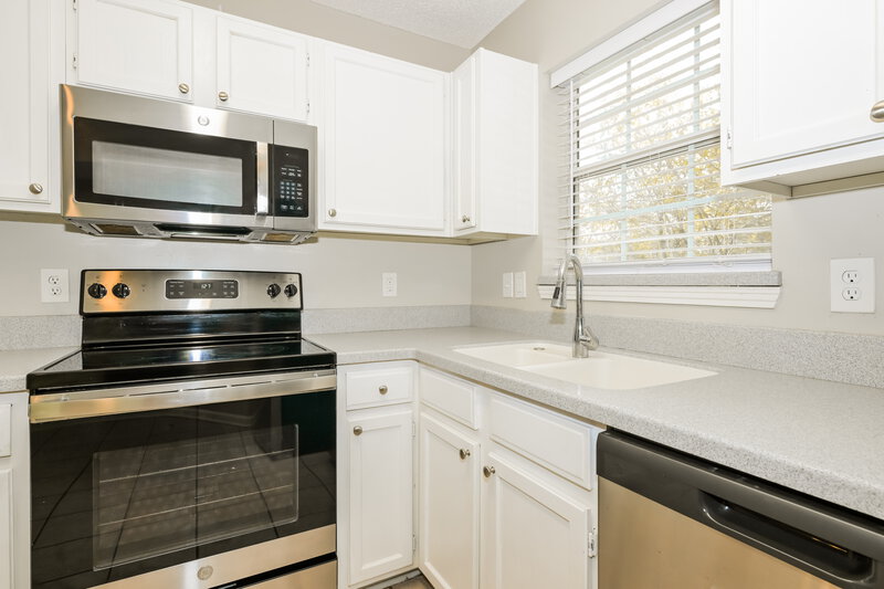 2,230/Mo, 1142 Windy Willows Dr Jacksonville, FL 32225 Kitchen View 2