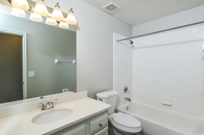 2,890/Mo, 1142 Windy Willows Dr Jacksonville, FL 32225 Bathroom View