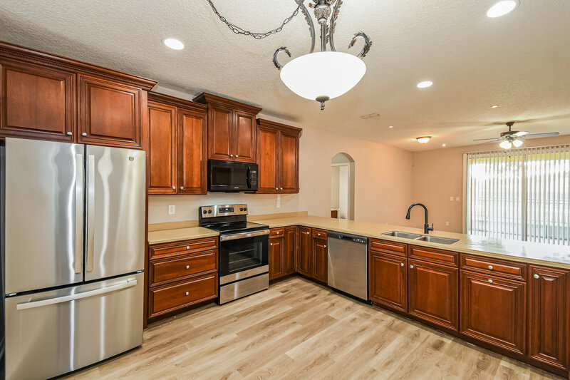 2,550/Mo, 3185 White Heron Trl Orange Park, FL 32073 Kitchen View 2