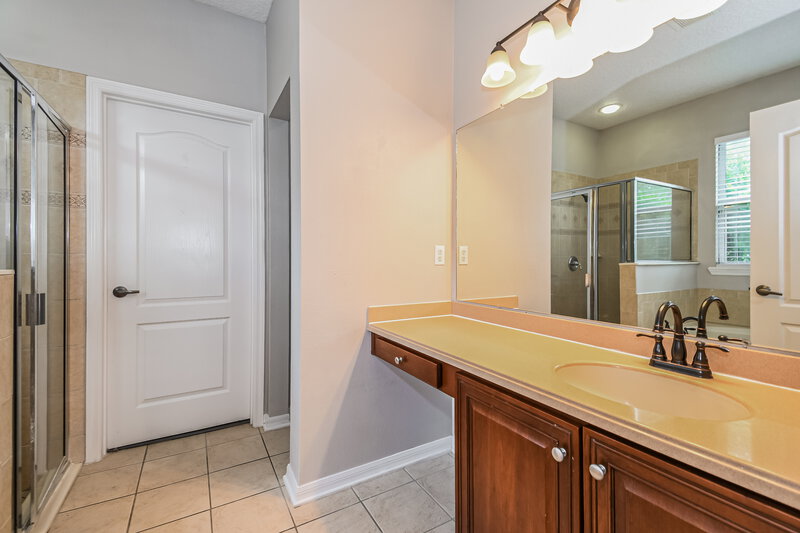 2,550/Mo, 3185 White Heron Trl Orange Park, FL 32073 Main Bathroom View 2
