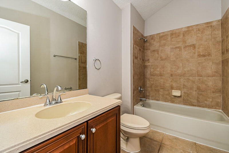 2,550/Mo, 3185 White Heron Trl Orange Park, FL 32073 Bathroom View