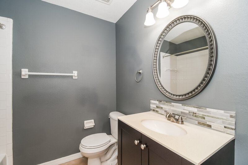 1,700/Mo, 1531 Slash Pine Ct Orange Park, FL 32073 Bathroom View