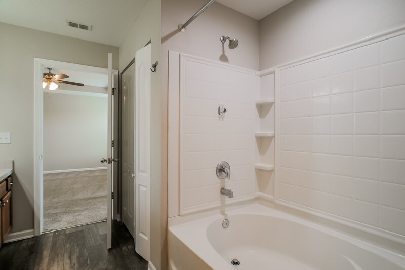 2,305/Mo, 509 Ashby Landing Way Saint Augustine, FL 32086 Main Bathroom View