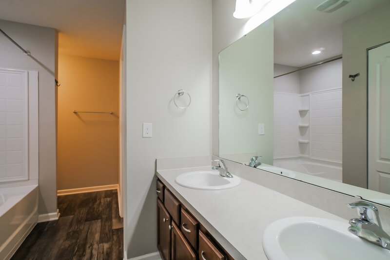 2,305/Mo, 509 Ashby Landing Way Saint Augustine, FL 32086 Main Bathroom View 2