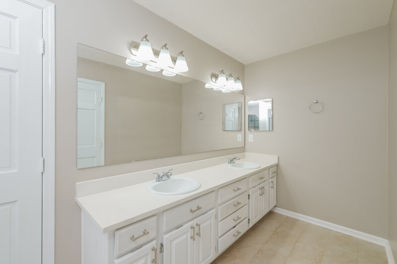 2,650/Mo, 1590 Rain Bird Ct Jacksonville, FL 32225 Main Bathroom View 2