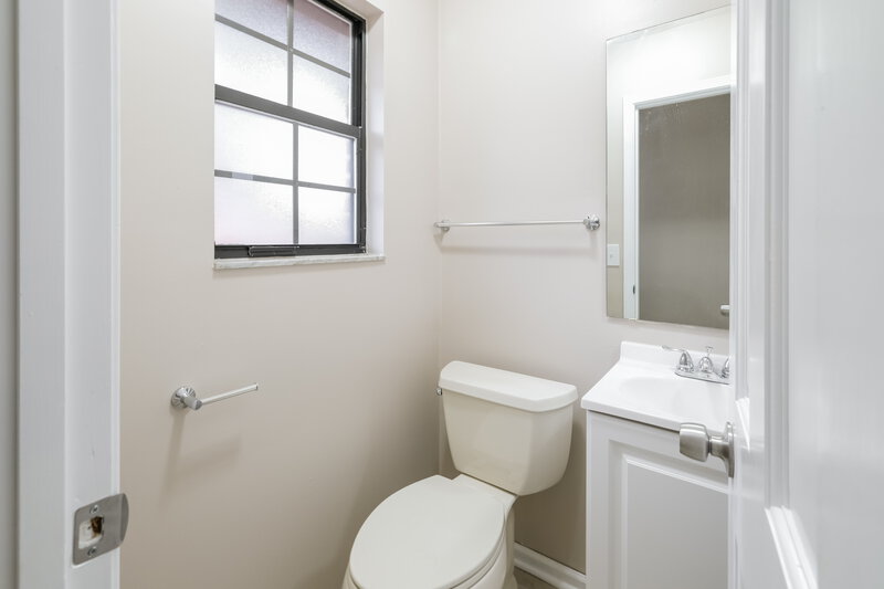 2,650/Mo, 1590 Rain Bird Ct Jacksonville, FL 32225 Bathroom View
