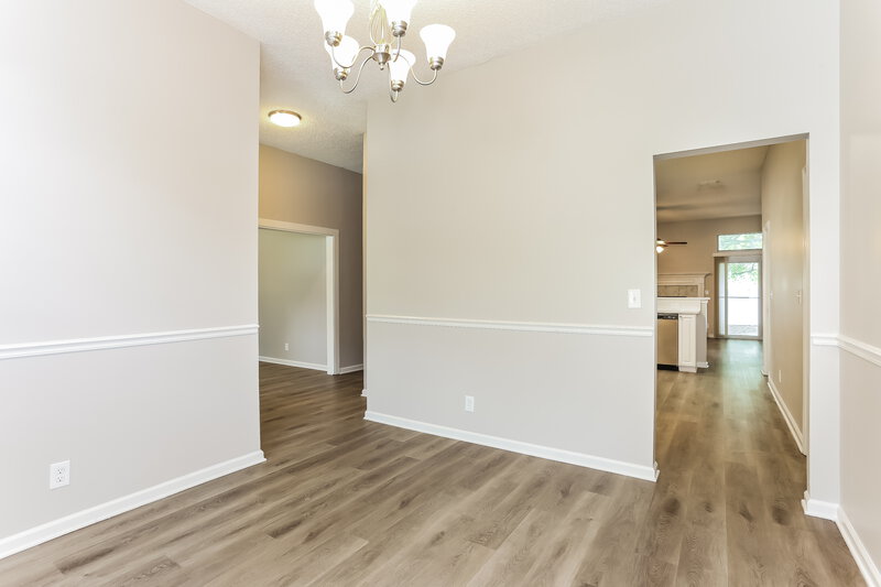 2,410/Mo, 4358 Jiggermast Ave Jacksonville, FL 32277 Dining Room View 2