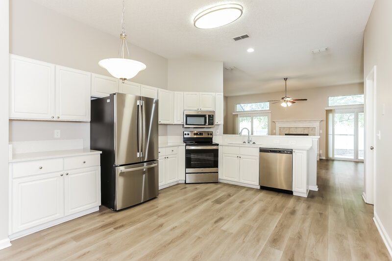 2,410/Mo, 4358 Jiggermast Ave Jacksonville, FL 32277 Kitchen View