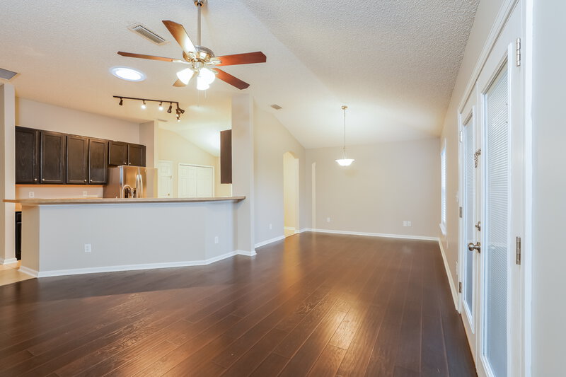 1,900/Mo, 2824 Cross Creek Dr Green Cove Springs, FL 32043 Living Room View