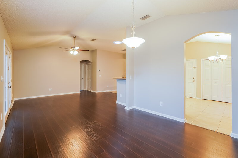 1,900/Mo, 2824 Cross Creek Dr Green Cove Springs, FL 32043 Dining Room View 2