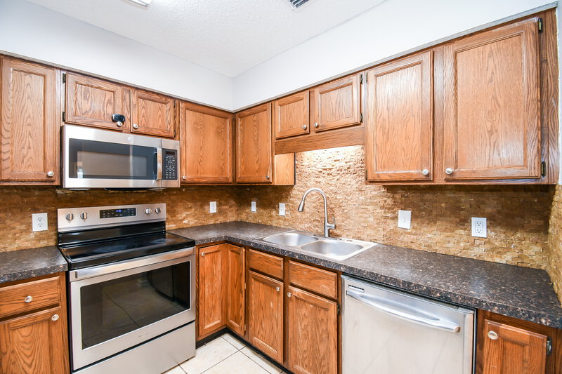 1,720/Mo, 1804 Sherwood Dr Middleburg, FL 32068 Kitchen View