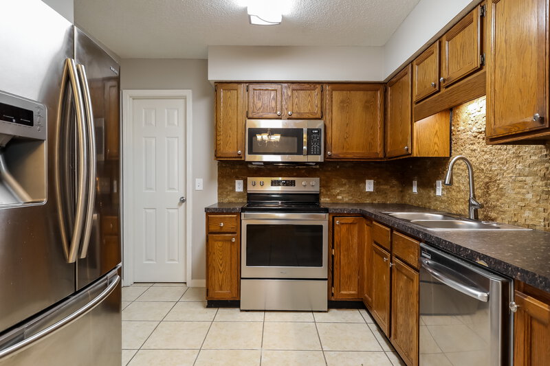 2,330/Mo, 1804 Sherwood Dr Middleburg, FL 32068 Kitchen View