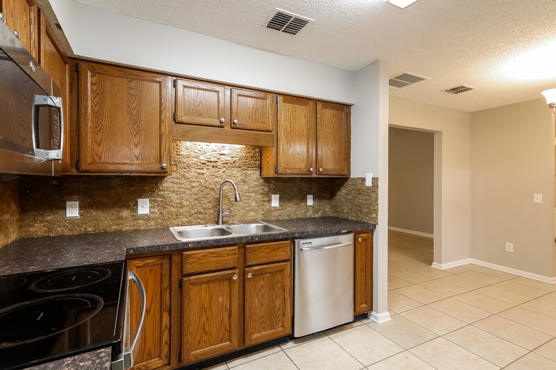 2,330/Mo, 1804 Sherwood Dr Middleburg, FL 32068 Kitchen View 2