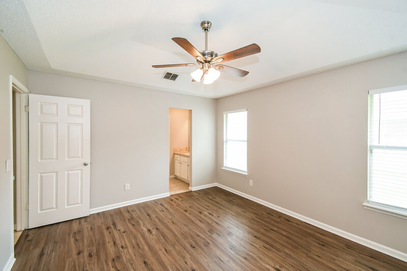 1,720/Mo, 1804 Sherwood Dr Middleburg, FL 32068 Main Bathroom View 2