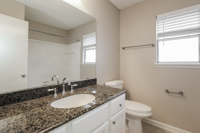 2,330/Mo, 1804 Sherwood Dr Middleburg, FL 32068 Bathroom View