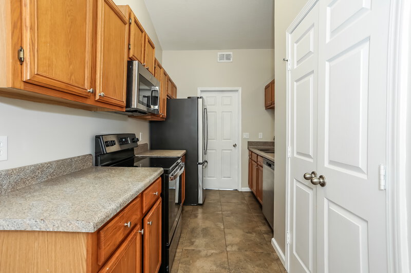 2,180/Mo, 12755 Serenade Cir N Jacksonville, FL 32225 Kitchen View