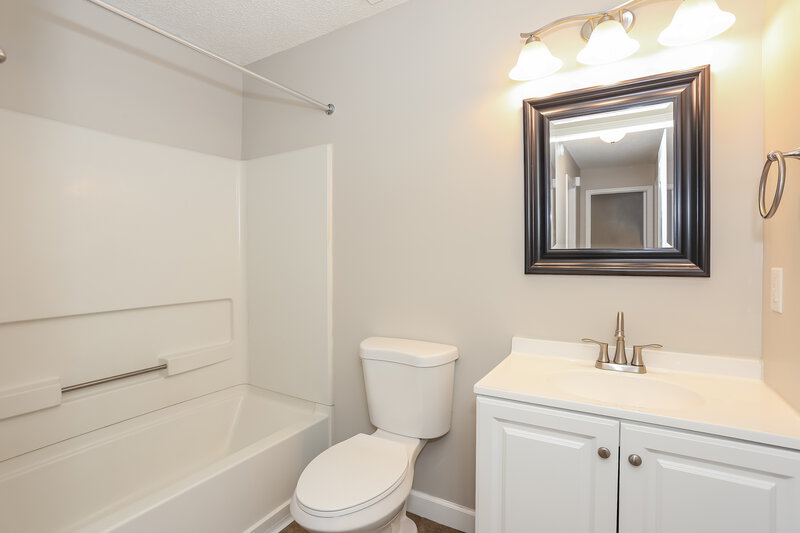 2,180/Mo, 12755 Serenade Cir N Jacksonville, FL 32225 Bathroom View