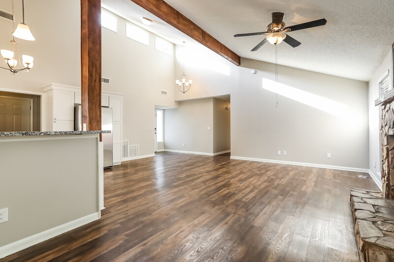 2,050/Mo, 820 Century 21 Dr Jacksonville, FL 32216 Living Room View