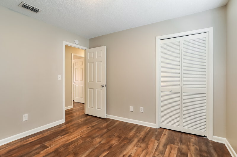 2,050/Mo, 820 Century 21 Dr Jacksonville, FL 32216 Bedroom View