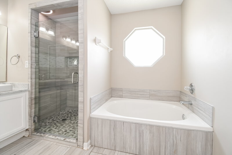 2,145/Mo, 2923 Golden Pond Blvd Orange Park, FL 32073 Main Bathroom View 2