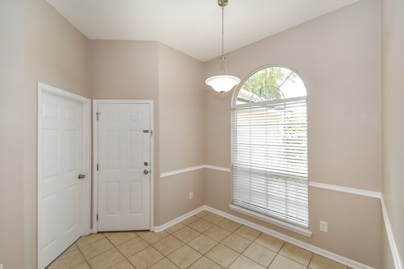 2,075/Mo, 6119 Winding Bridge Dr Jacksonville, FL 32277 Breakfast Nook View