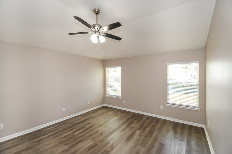 2,075/Mo, 6119 Winding Bridge Dr Jacksonville, FL 32277 Main Bedroom View 2