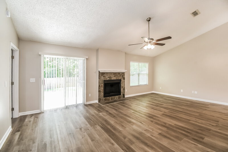3,010/Mo, 465 Oldfield Dr Orange Park, FL 32003 Living Room View 3