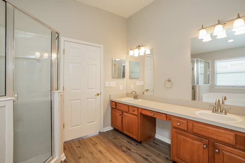 2,045/Mo, 2731 Creek Ridge Dr Green Cove Springs, FL 32043 Main Bathroom View