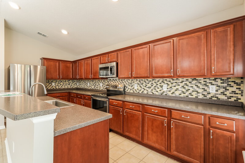 1,895/Mo, 11589 Pleasant Creek Dr Jacksonville, FL 32218 Kitchen View