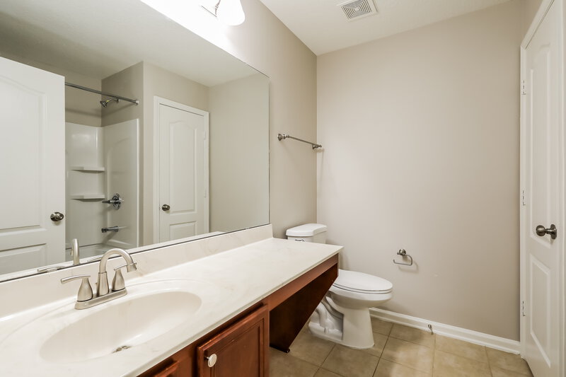 1,895/Mo, 11589 Pleasant Creek Dr Jacksonville, FL 32218 Main Bathroom View