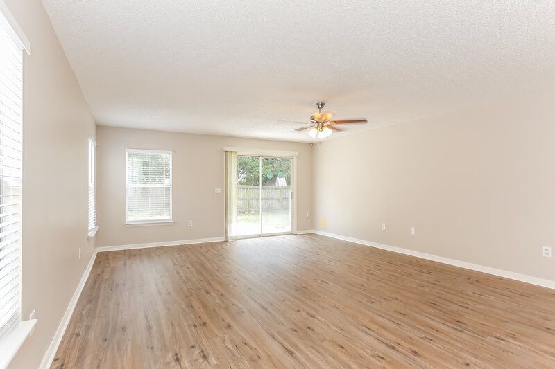 1,890/Mo, 7910 Cherry Blossom Dr S Jacksonville, FL 32216 Misc View 3