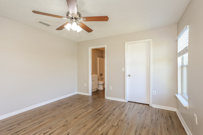 2,650/Mo, 7910 Cherry Blossom Dr S Jacksonville, FL 32216 Misc View 9