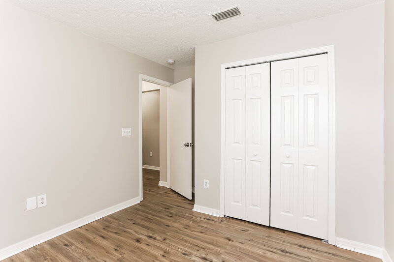 1,890/Mo, 7910 Cherry Blossom Dr S Jacksonville, FL 32216 Misc View 13