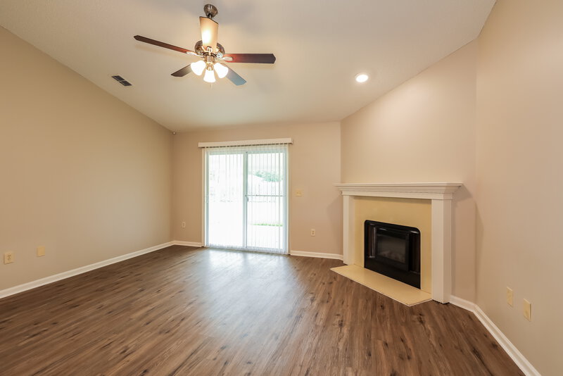 1,890/Mo, 2061 Frogmore Dr Middleburg, FL 32068 Living Room View
